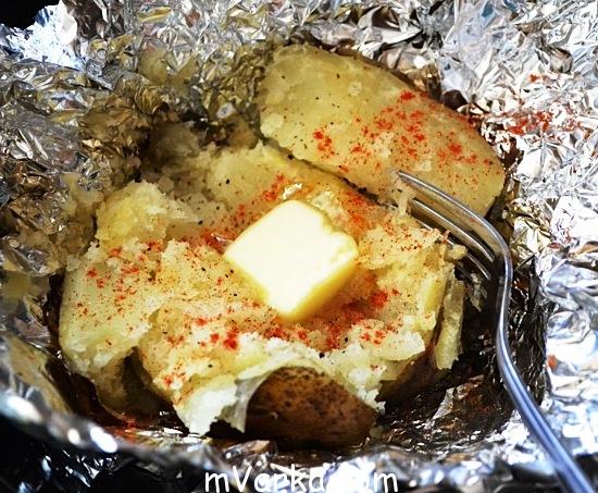 Картошка, запеченная в фольге в мультиварке