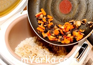 Рисовая каша с овощной поджаркой